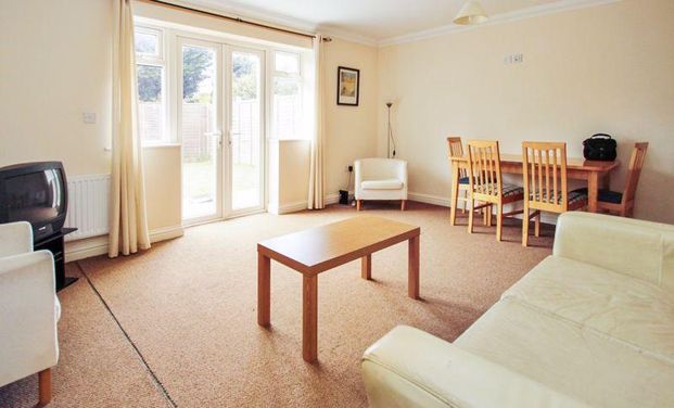 3 bedroom semi-detached house to rent - Photo 1