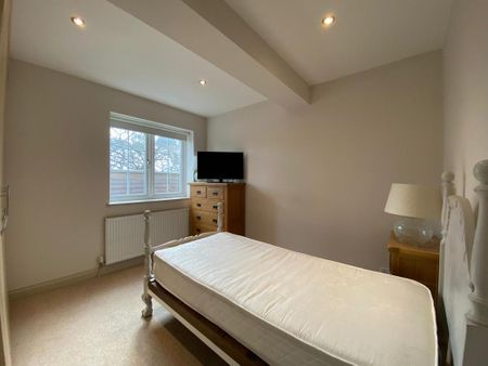 3 bedroom detached bungalow to rent - Photo 4