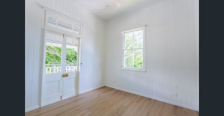 12 Marquis Street – 3 BED - 2.5 BATH - 2 LIVING - DOUBLE GARAGE - ENTERTAINER'S DECK - WIDE FRONT VERANDAH - Photo 3