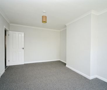 Leavesden Road, Weybridge, KT13 - Photo 3