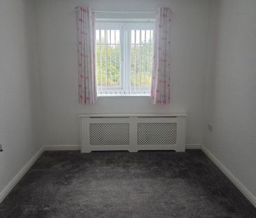 4 bedroom terraced house to rent - Photo 3