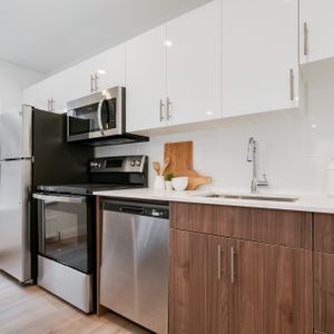 2707 Yonge Street - Photo 2