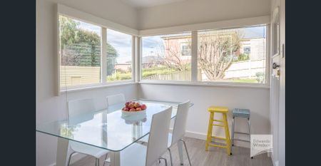 Retro Charm in Great Location - Photo 4