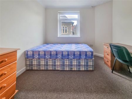 4 bedroom terraced house to rent - Photo 3