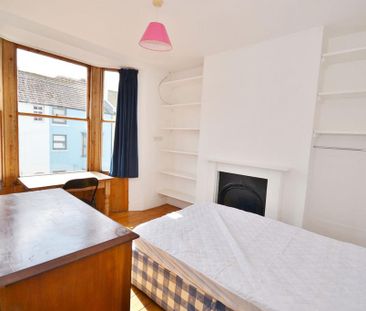 6 bedroom terraced house to rent - Photo 4