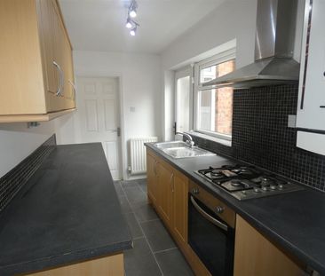2 bed flat to rent in St Vincent Street, Westoe, South Shields - Photo 4