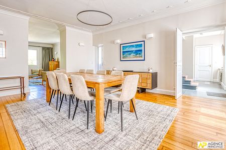 Tout savoir sur cette maison dans le quartier Saint Louis, à Versailles - Photo 5