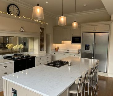 DOUBLE BEDROOM WITH USE OF LARGE BATHROOM IN QUIET AND CONVENIENT L... - Photo 3