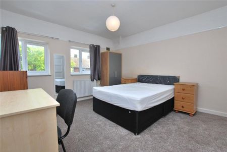 4 bedroom terraced house to rent - Photo 5