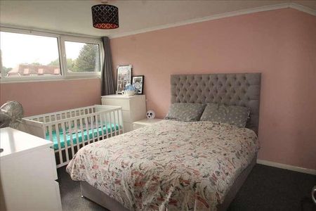 Downs Road, Istead Rise, Gravesend, DA13 - Photo 2