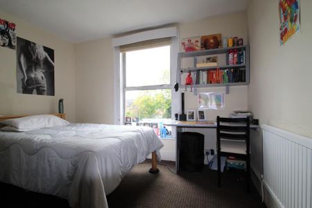 6 bedroom terraced house to rent - Photo 5