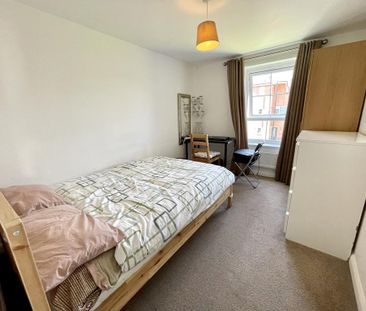 2 bedroom flat to rent - Photo 3