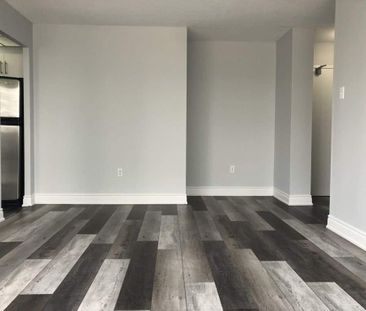For Lease - 3590 Kaneff Crescent Unit# 405, Mississauga, Ontario - Photo 2