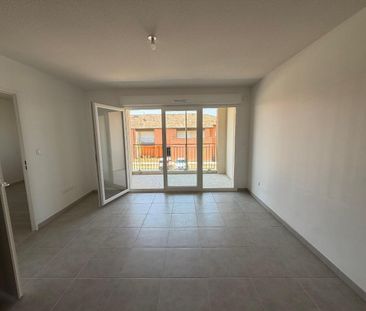 location Appartement T2 DE 47m² À CASTELGINEST - Photo 1