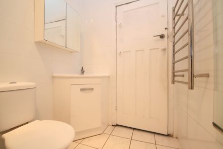 Three Bedroom Updated Family Home- Water Included! - Photo 4