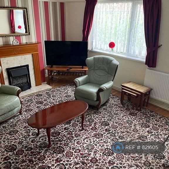 1 bedroom in a flat share to rent - Photo 1