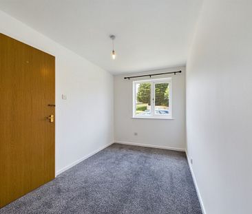 Woodford Court, Gloucester - Photo 2