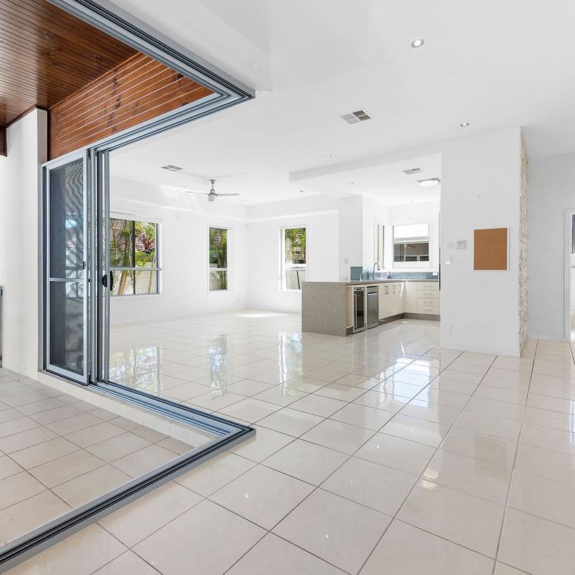 Stylish Family Home in Picturesque Suburb - Photo 1