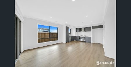 Modern Living at Mambourin! - Photo 3