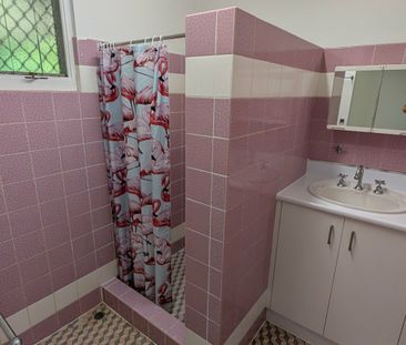 LOCATION!!! LOCATION!!!! - Photo 4