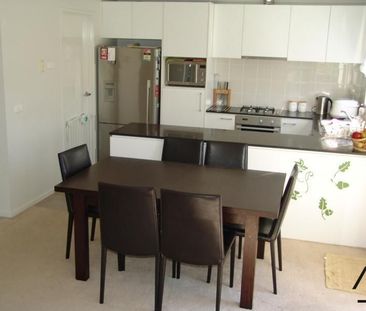 Modern 3-Bedroom Townhouse in Sought-After Mornington Estate - Photo 4