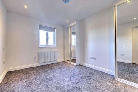 High Street, Ruislip, HA4 - Photo 2