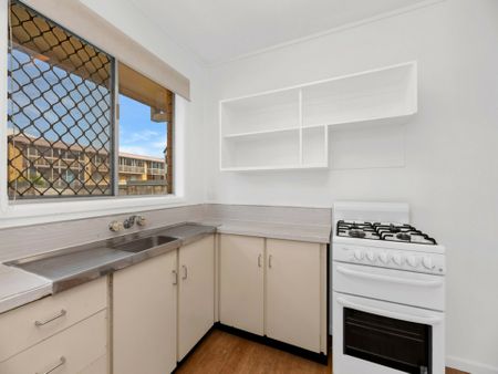 RECENTLY UPDATED, TWO BEDROOM UNIT IN HEART OF NUNDAH - Photo 5
