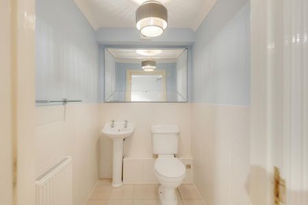 3 bedroom end of terrace house to rent - Photo 3