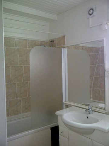 LOCATION : appartement T2 (45 m²) à LA MADELEINE - Photo 2