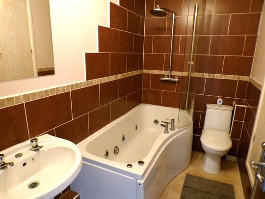 2 bedroom terraced house to rent - Photo 1