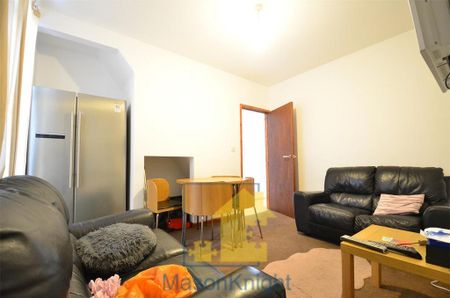 4 bedroom terraced house to rent - Photo 3