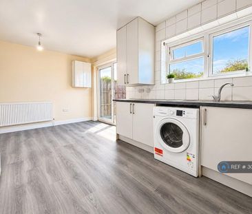 4 bedroom end of terrace house to rent - Photo 6