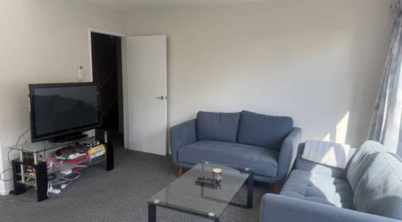 Riccarton - Modern 4 Bed/2 Bath townhouse, Double Garage, Suit Mature Students - Photo 2
