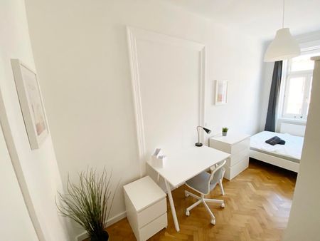 Neustiftgasse Top 28 Zimmer 2 - Photo 2