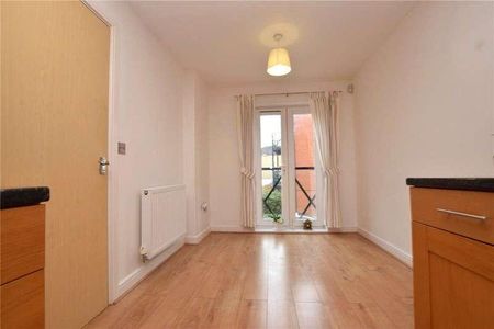 Norwich Crescent, Chadwell Heath, RM6 - Photo 2