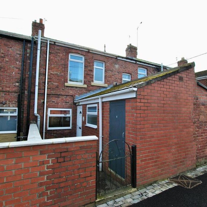 2 bedroom terraced house to rent - Photo 1