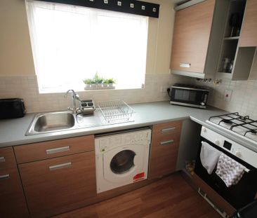 2 bedroom flat to rent - Photo 5