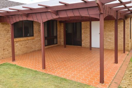 3 Livingstone Avenue, Ingleburn for lease! - Photo 2