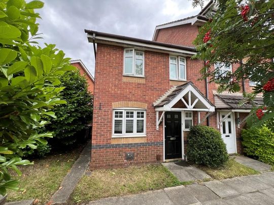 3 bedroom mews to rent - Photo 1