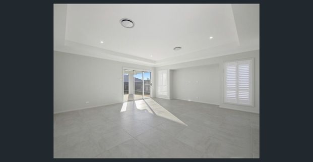 Near-new, premium family home - Photo 1