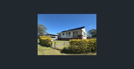 3 BEDROOM FAMILY HOME WITH SPACIOUS OPEN PLAN KITCHEN LIVING DINING AREA. GOOD SIZE BEDROOMS. SECURITY SCREENS ON WINDOWS. - Photo 4