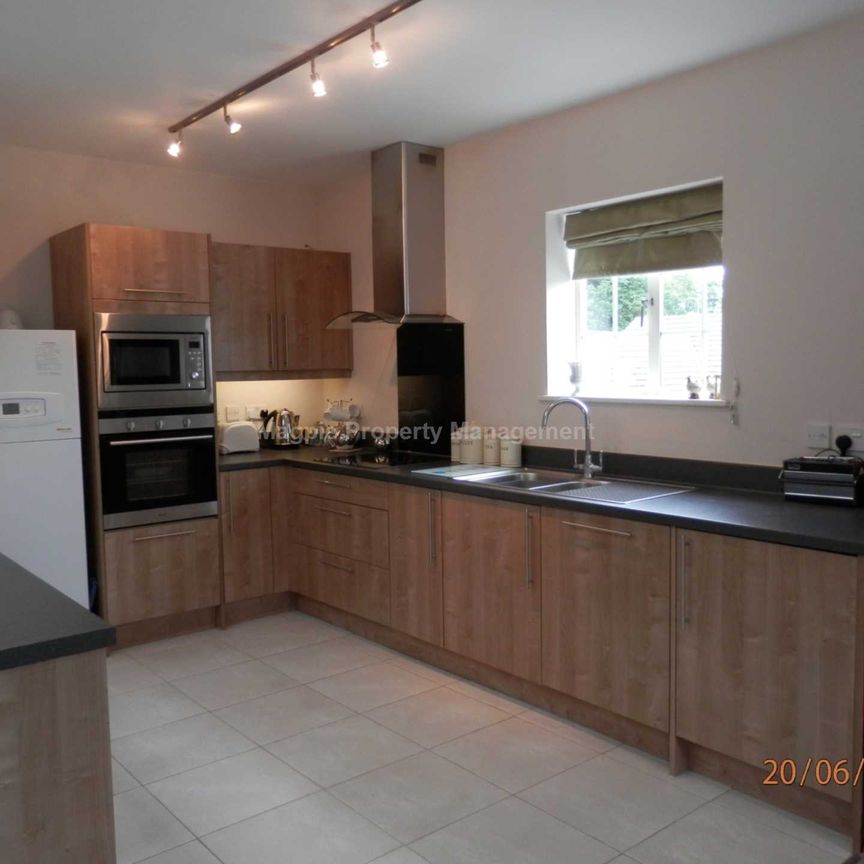 Price £1,250 pcm - Available 09/01/2026 - Unfurnished - Photo 1