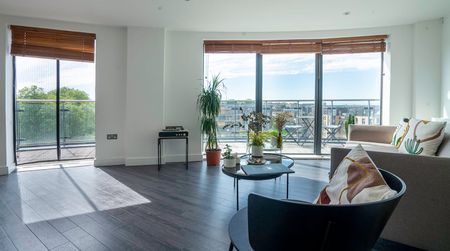 1 Bed Penthouse, Mill Court, E5 - Photo 2