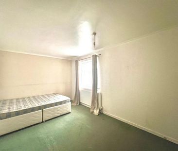 2 bedroom end of terrace house to rent - Photo 3