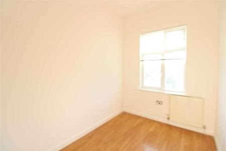 Leigh On Sea, SS9 - Photo 2