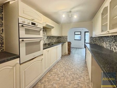 Witchards, Basildon - Photo 3