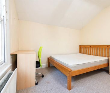 4 bedroom terraced house to rent - Photo 6