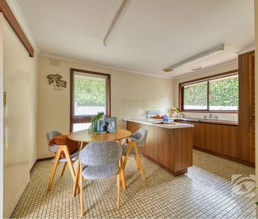 A CHARMING UNIT IN A CONVENIENT LOCATION - Photo 6