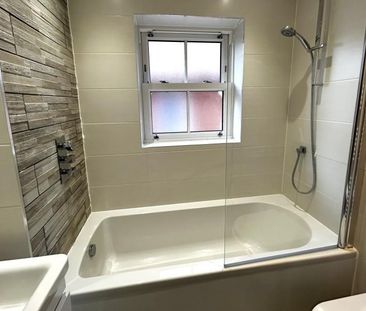 4 bedroom terraced house to rent - Photo 6