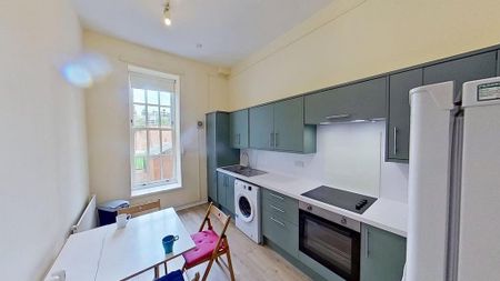 3 bedroom flat to rent - Photo 5
